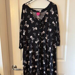 Torrid x Betsey Johnson Skull Print Dress Black Size 2 Flowy 3/4 Sleeve